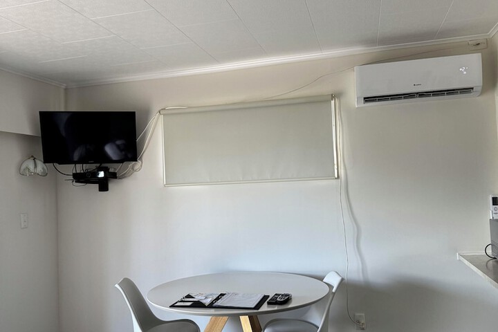 Room 3 of 27