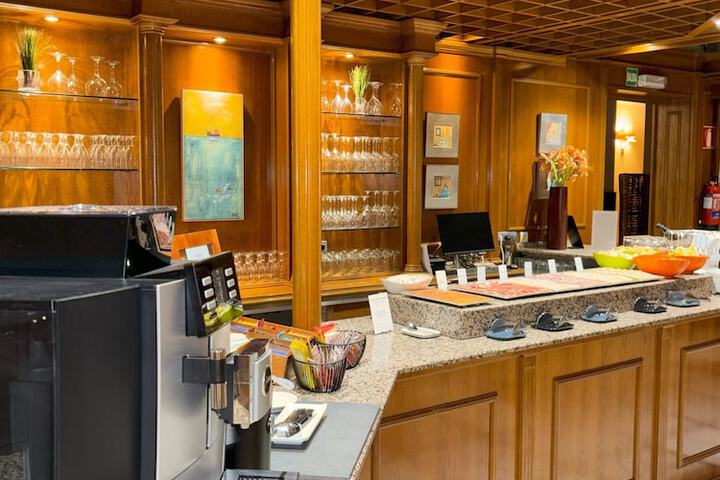 Breakfast area