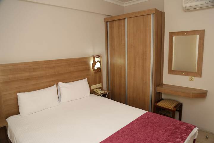 Room 14 of 48