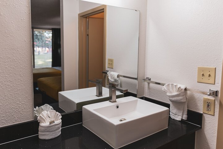 Room 7 of 18