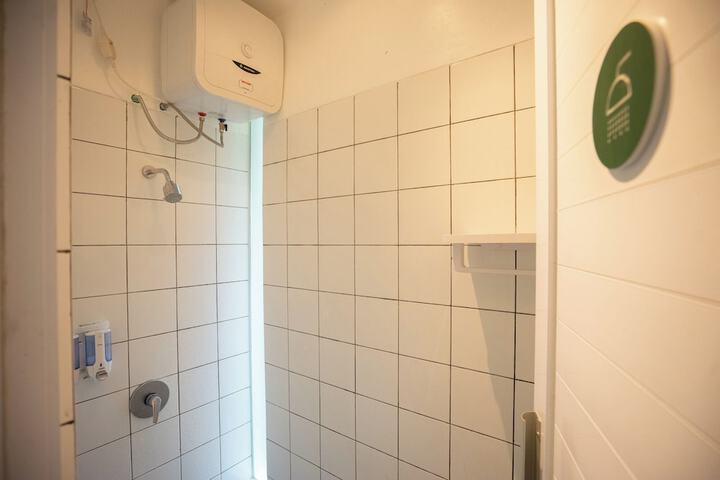 Room 19 of 40