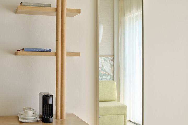 Room 15 of 110