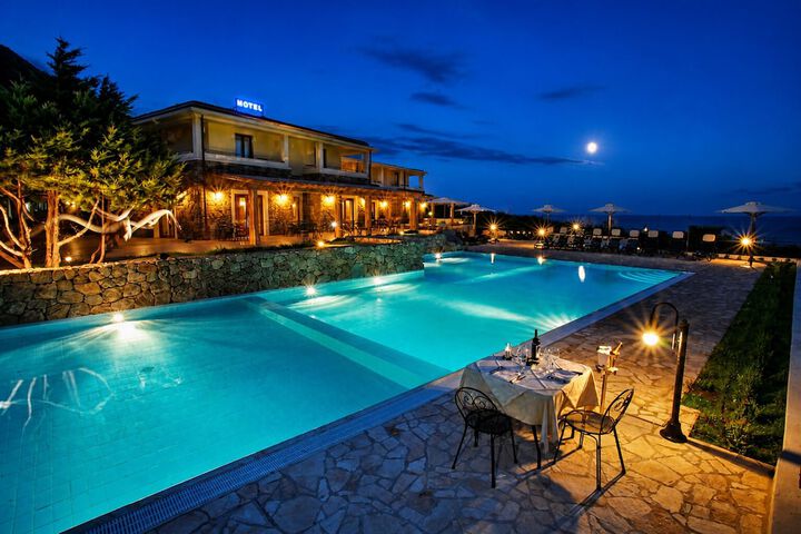 Pool Hotel