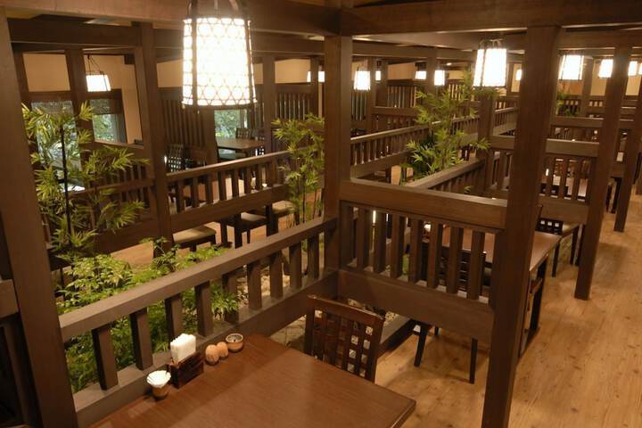 Dining Photos