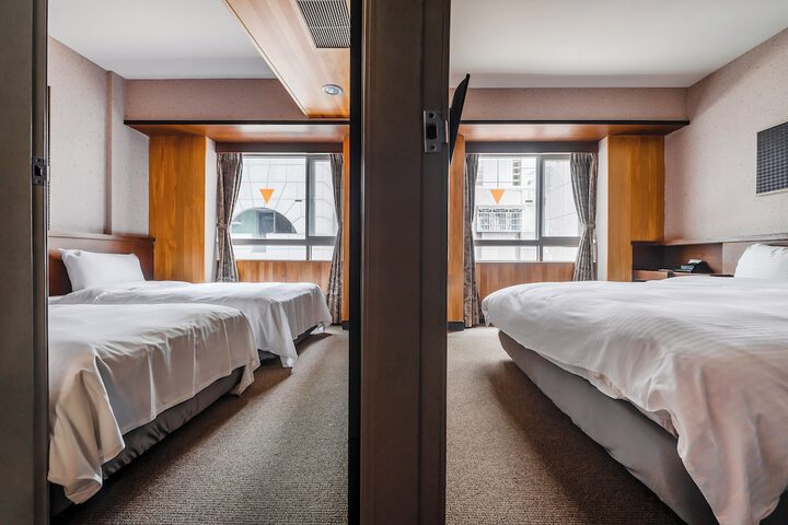 Room 49 of 90