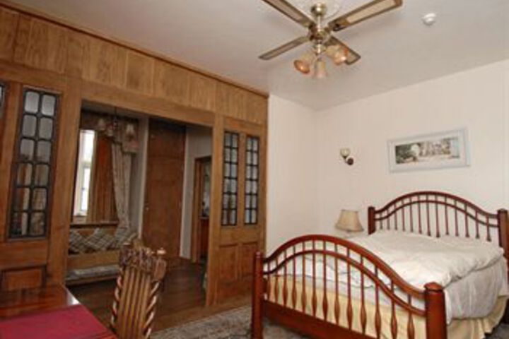 Room 13 of 26