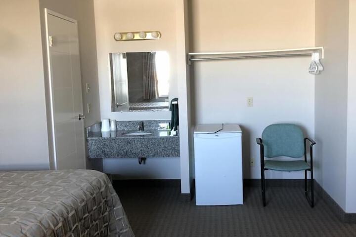 Room 8 of 19