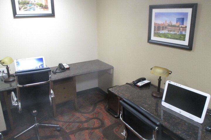 Business Center 39 of 40