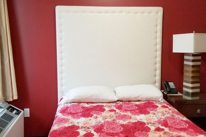 Room 8 of 15