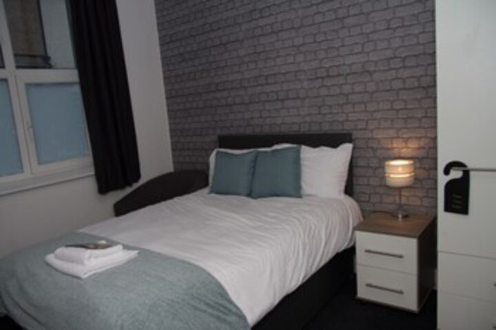 Room 27 of 36