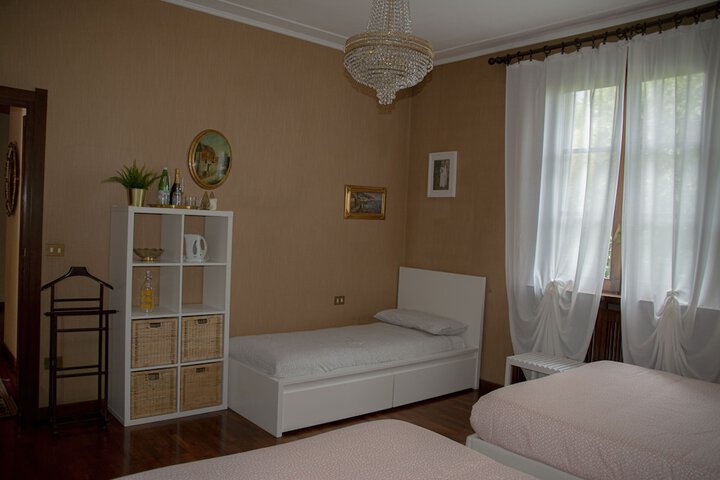 Room 12 of 31