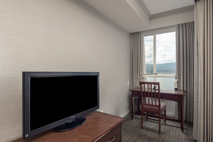 Room 42 of 102