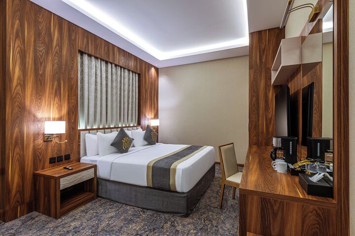Room 15 of 22