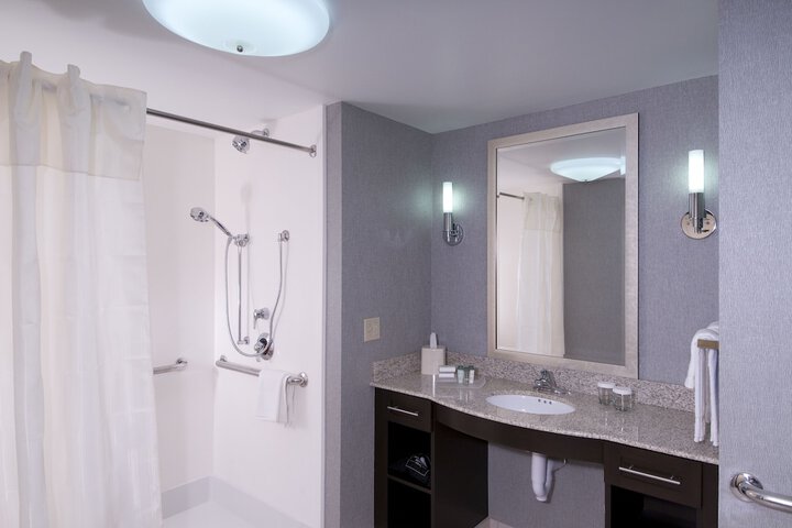 1 King 1qn Bed 2 Bedroom 2 Bath Suite (6 of 21)