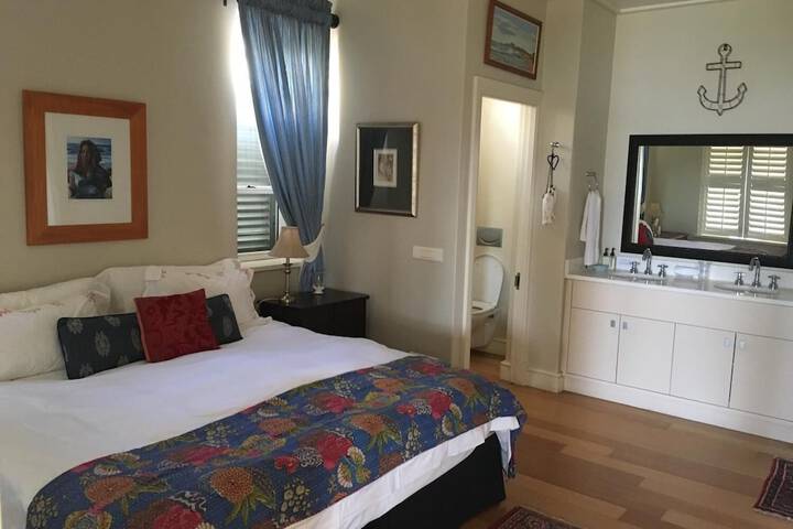 Room 3 of 49