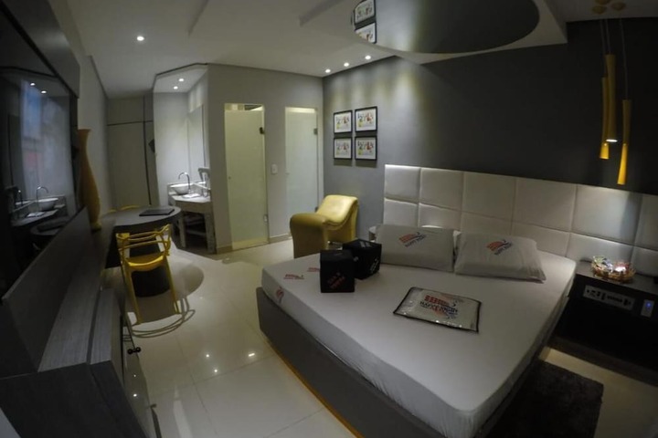 Room 33 of 61