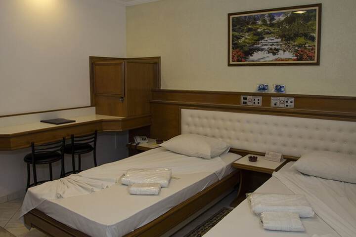 Room 11 of 27