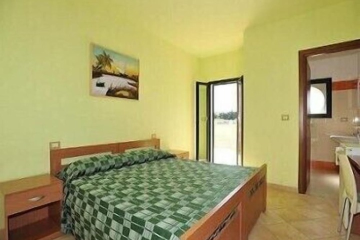 Room 5 of 52