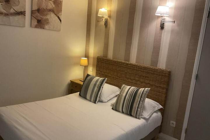 Room 12 of 32