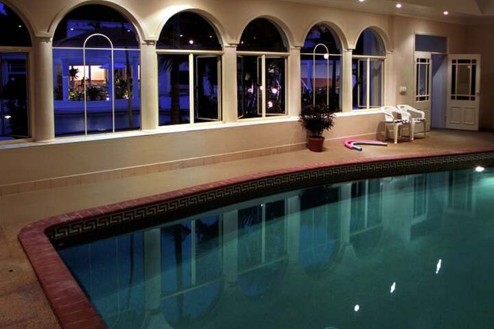 Pool Hotel