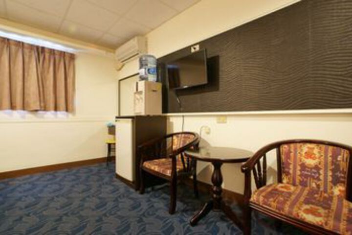 Room 33 of 63