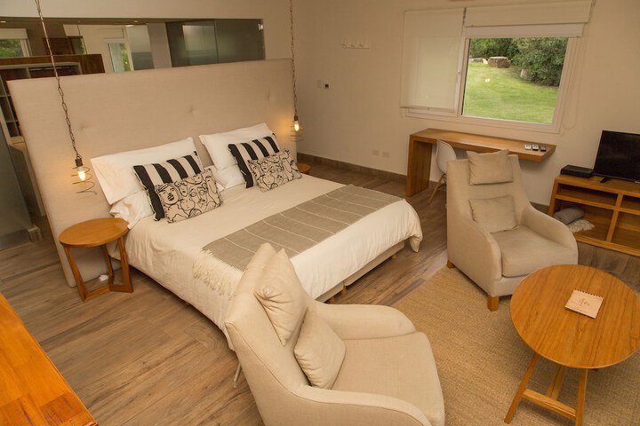 Room 3 of 75