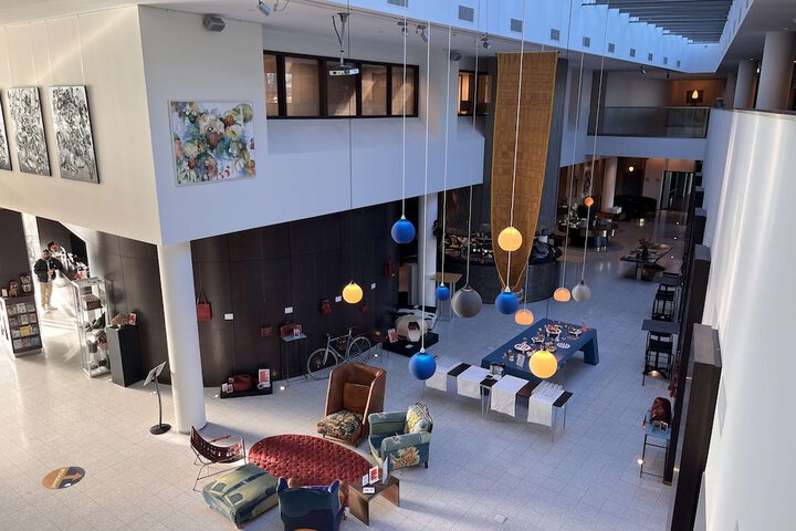 Guest Lobby