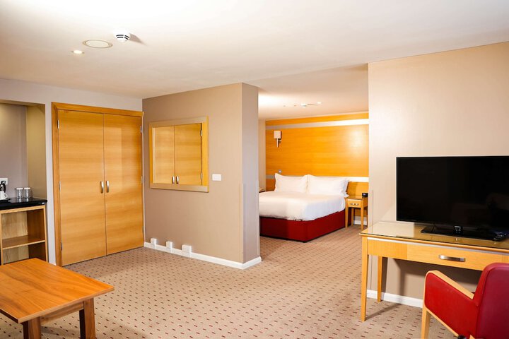 Room 25 of 121
