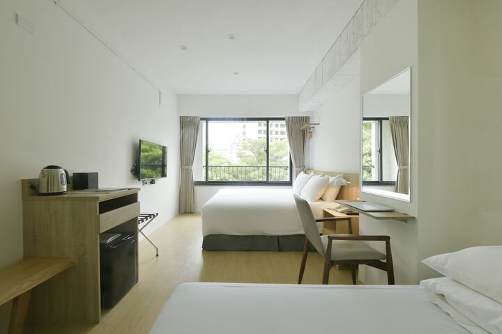 Room 57 of 77