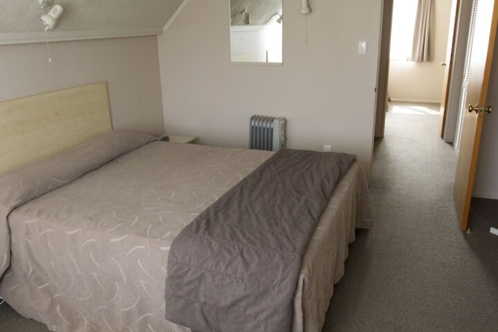 Room 6 of 23