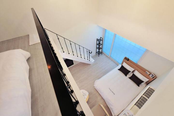 Room 3 of 40