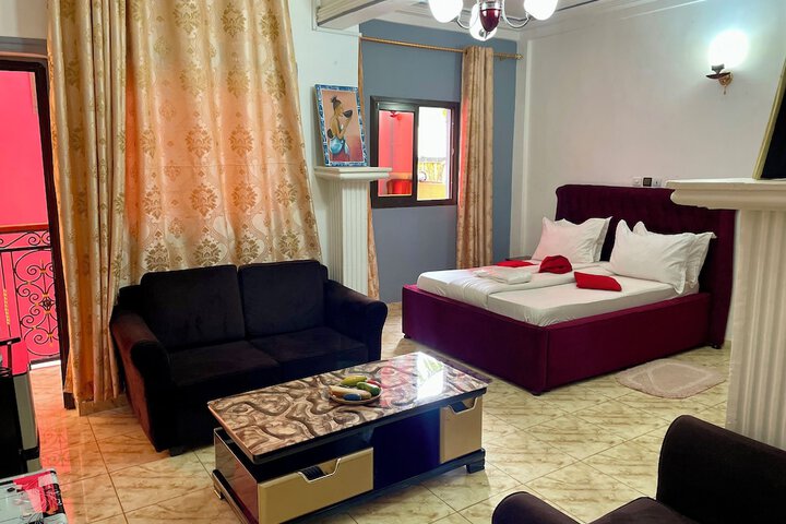 Room 15 of 118