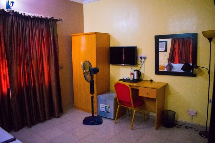 Room 10 of 41