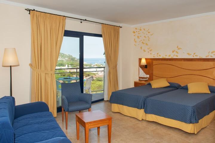 Room 15 of 36