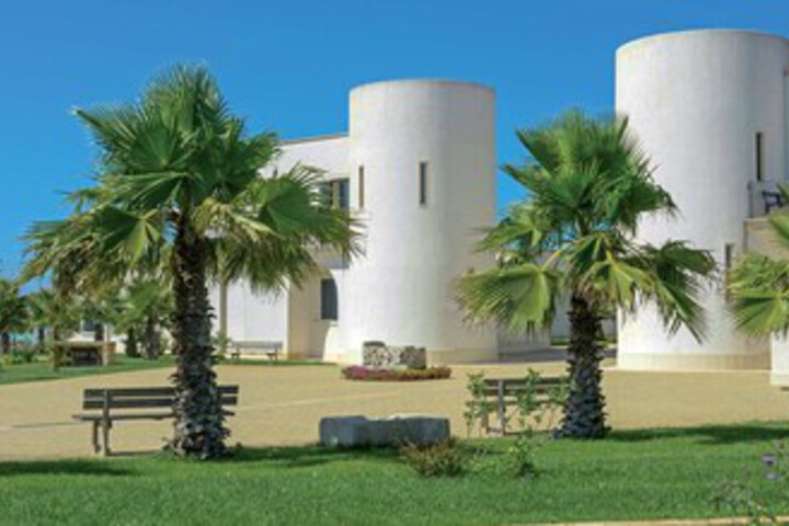 Hotel 6 of 13