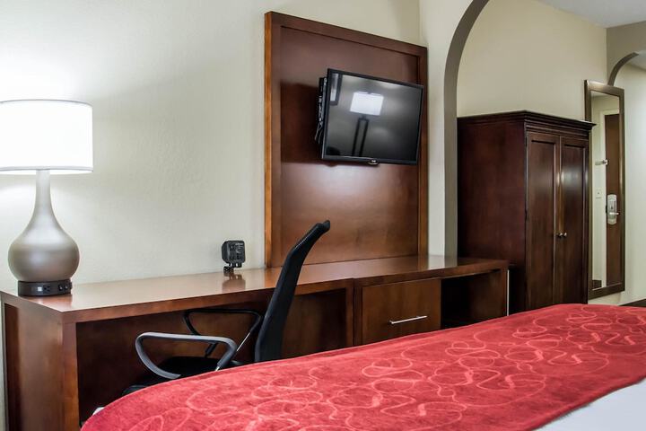 Suite 2 Queen Beds (14 of 16)