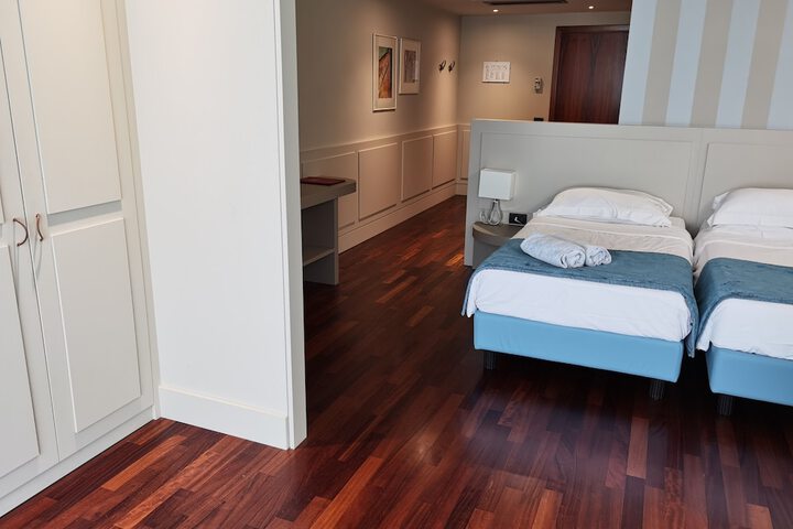 Room 7 of 35