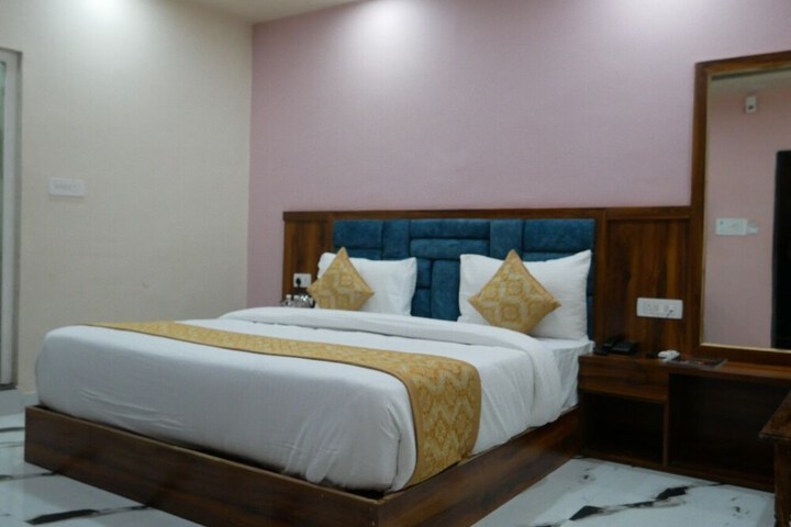 Room 10 of 22