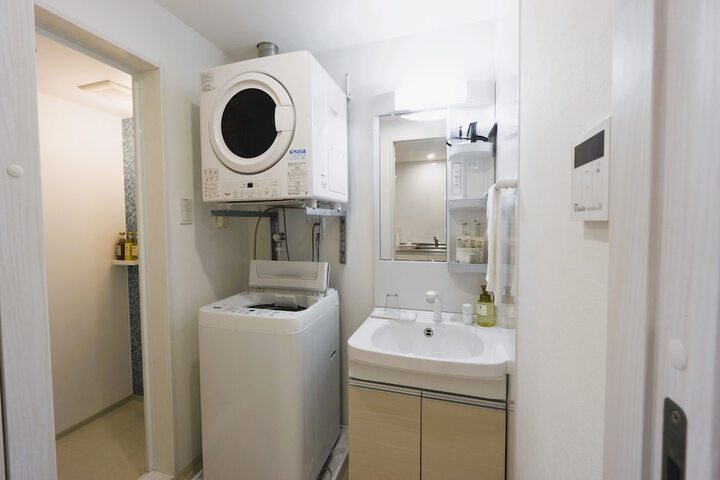Room 3 of 12