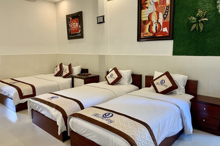 Room 27 of 153