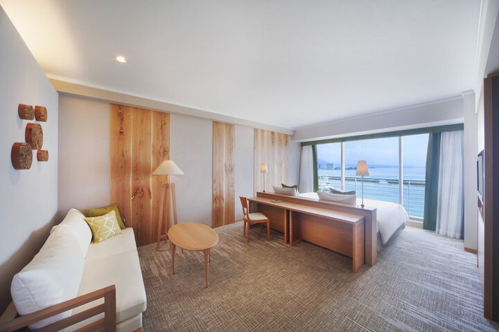 Room 14 of 100