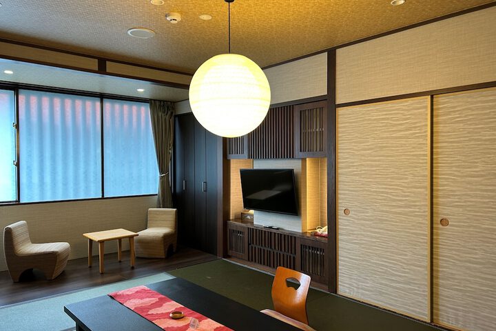 Room 13 of 42