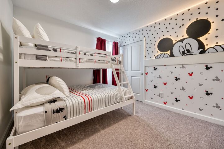 Room 26 of 86
