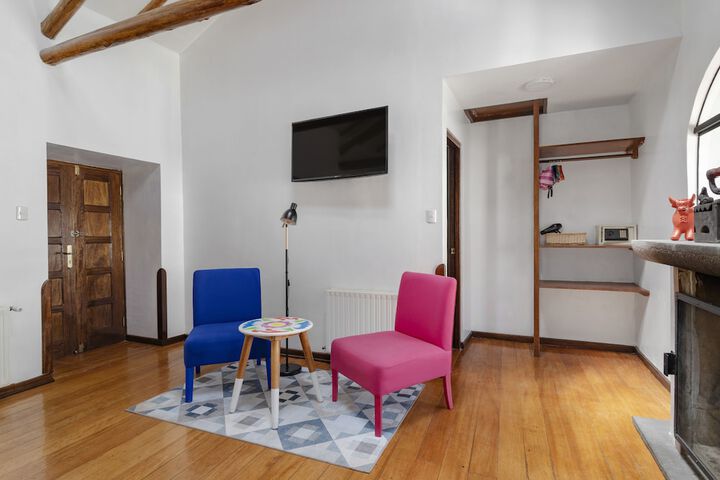 Room 8 of 28