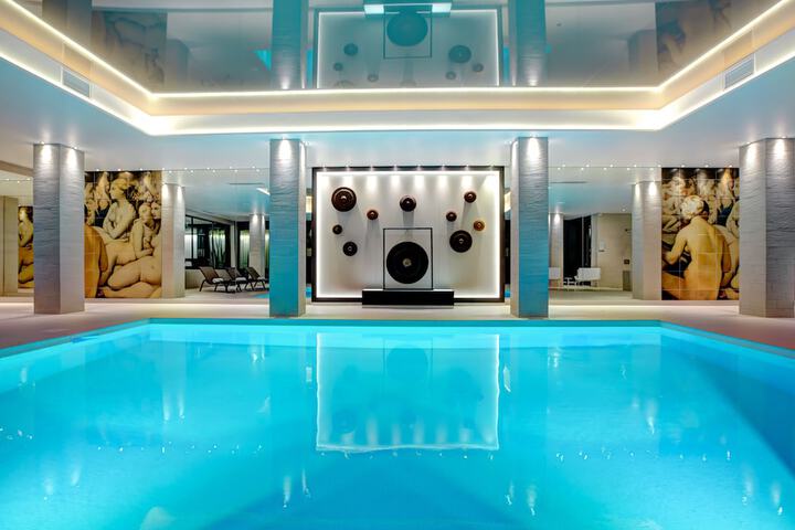 Pools & Facilities