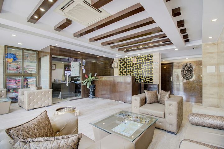 Entrance & Lobby