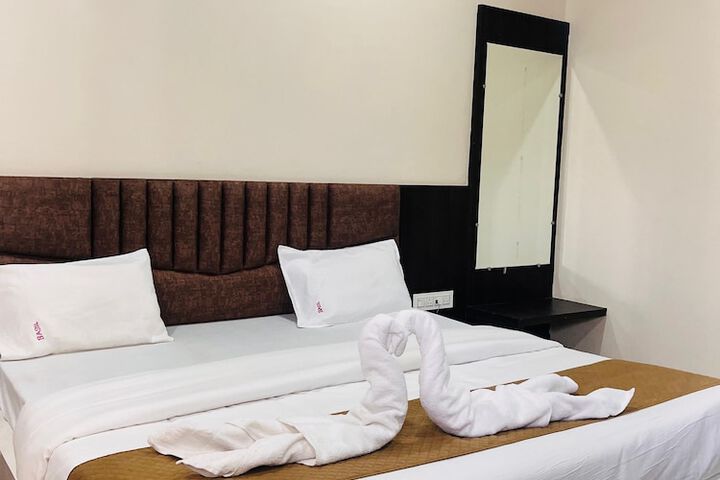 Room 11 of 21