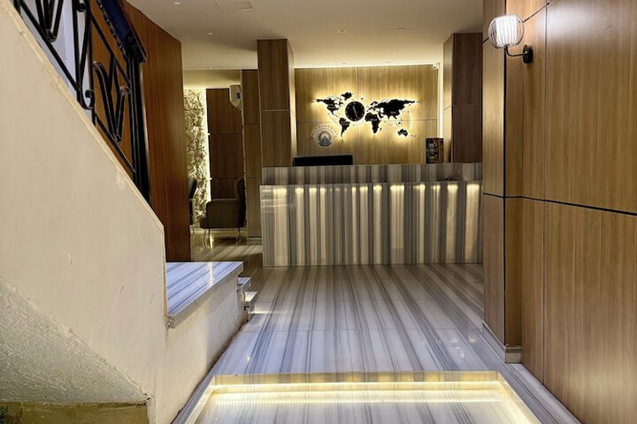 Hotel 215 of 227