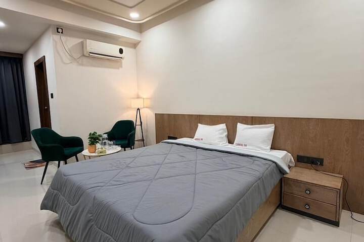 Room 6 of 27