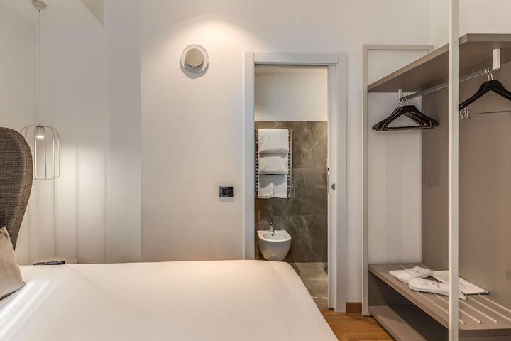 Room 46 of 69